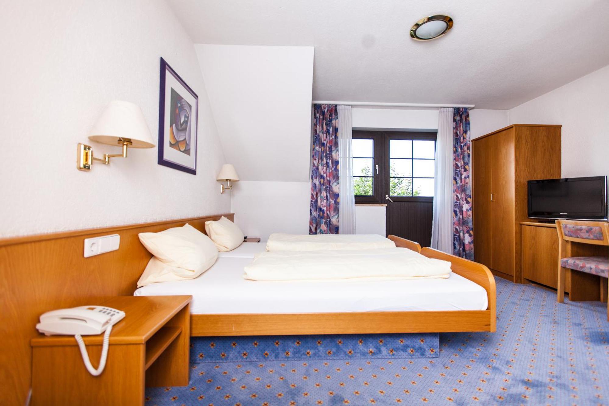Landgasthaus Hotel Maien Райнфелден Екстериор снимка